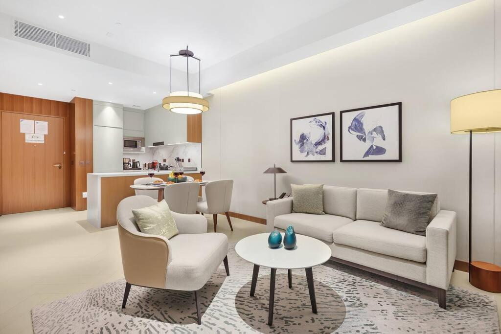 First Class 1br Charming City Views Appartement Dubaï