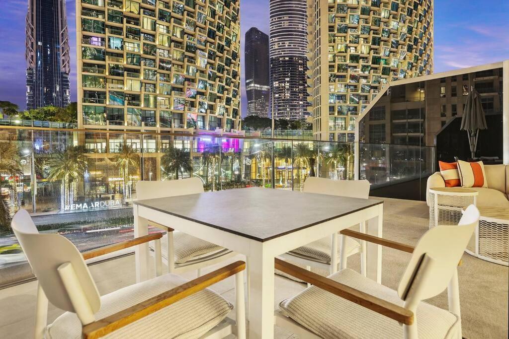 First Class 1br Charming City Views Appartement