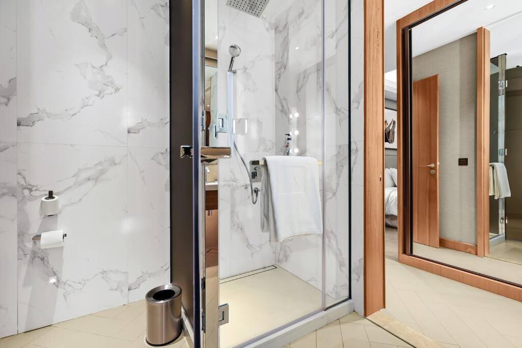 Appartement First Class 1br Charming City Views