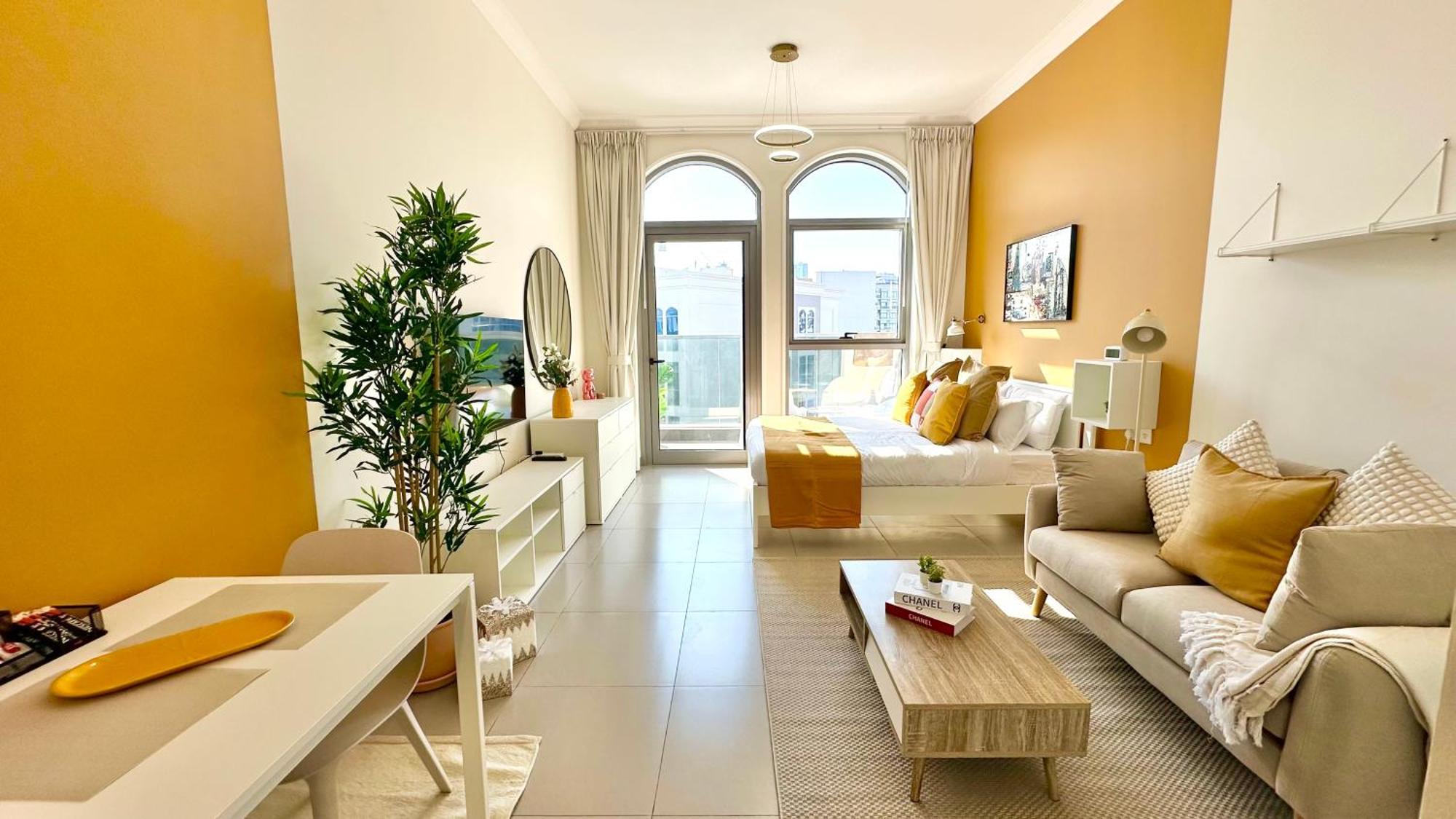 Luxury Bright Near With Pool View