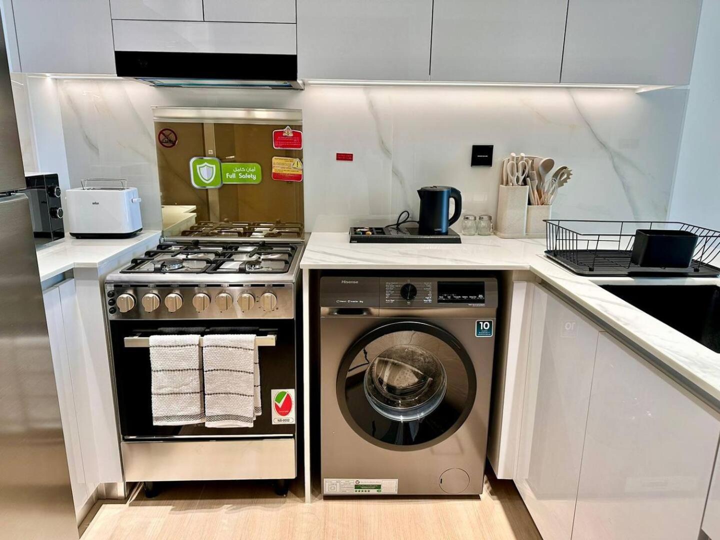 Appartement Fully Furnished 1 Bedroom With Balcony *