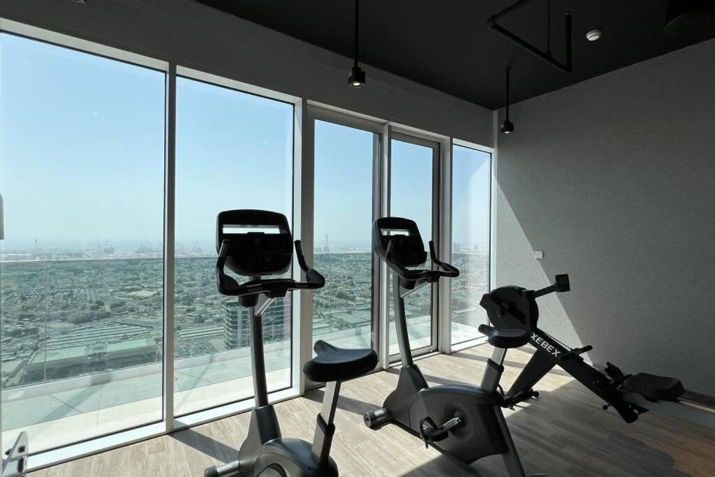 Chic 2 Bed Near Trade Centre With 5 Star Amenities Dubai