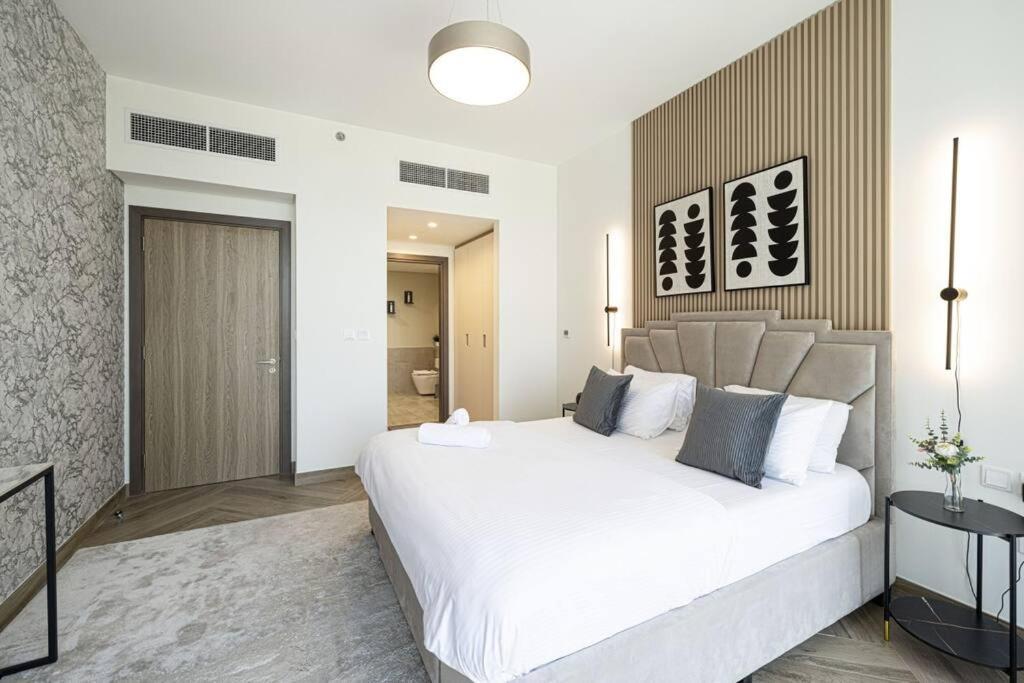 Chic 2 Bed Near Trade Centre With 5 Star Amenities Apartamento Dubai