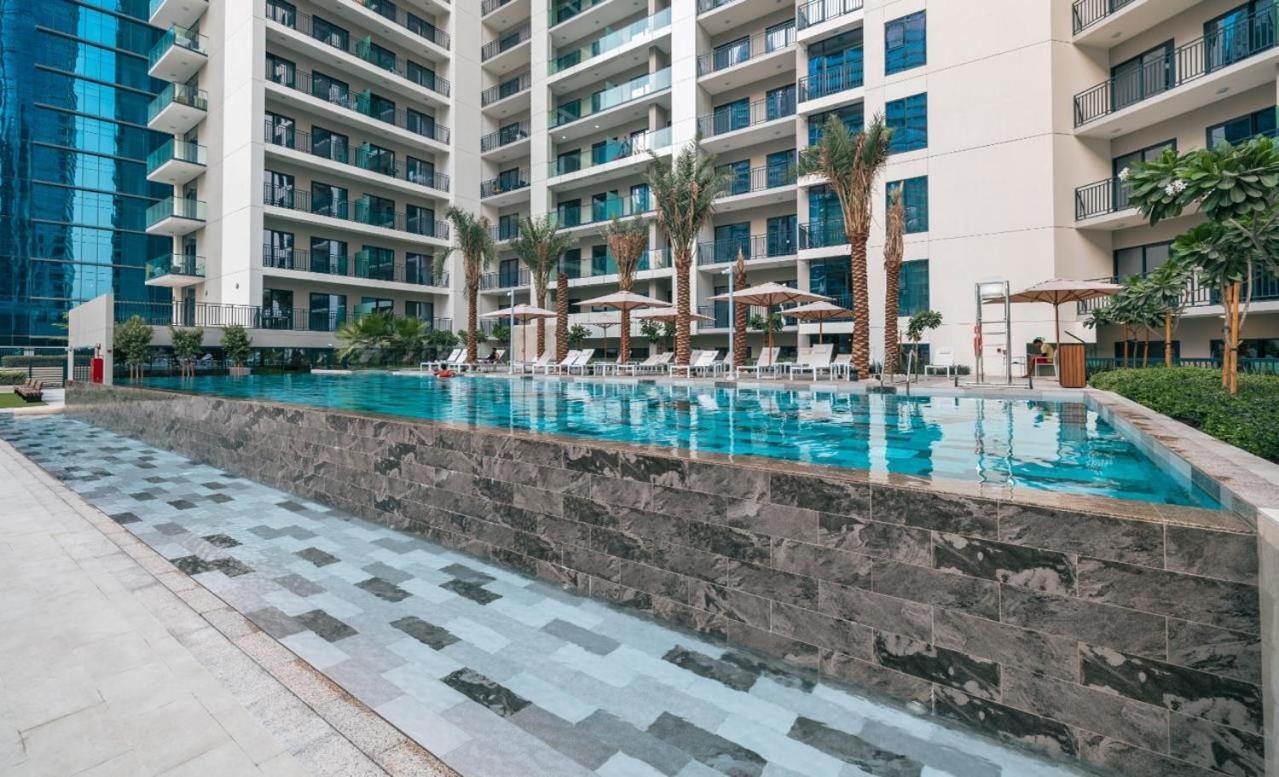 Apartamento Zada Tower 1br In Business Bay Near Metro & Burj Khalifa - Escape 24 Homes Dubái