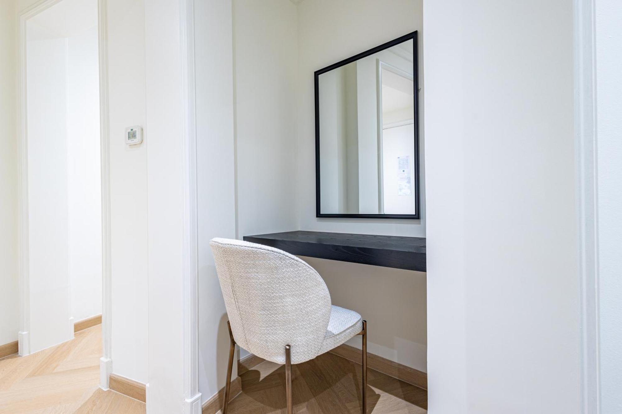 Apartemen Upgraded 1br Retreat With Iconic Burj Khalifa Views Dubai