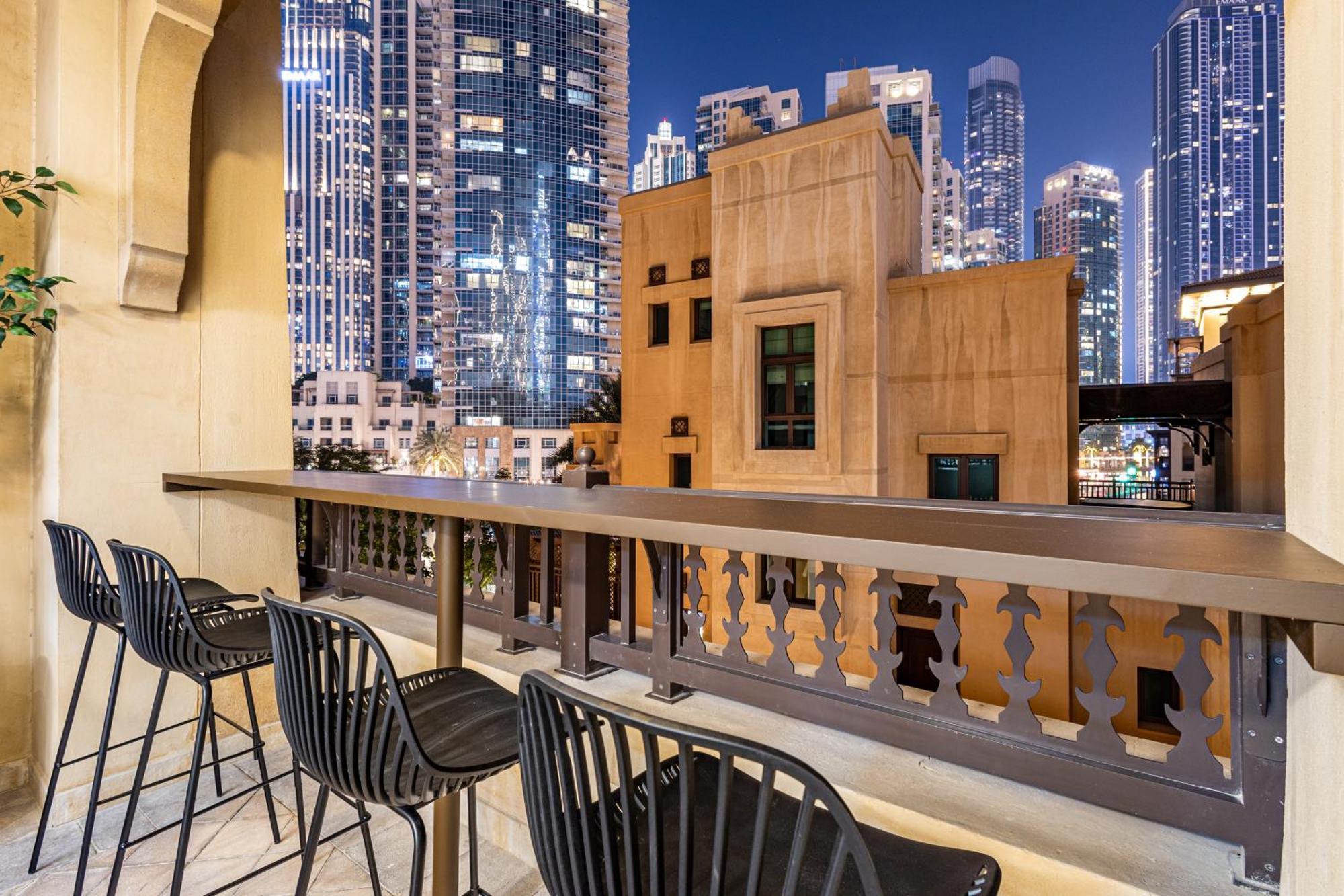 Upgraded 1br Retreat With Iconic Burj Khalifa Views Apartemen