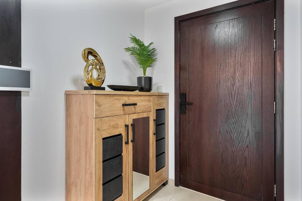 Appartement Modern 1-bedroom With Stunning Views *