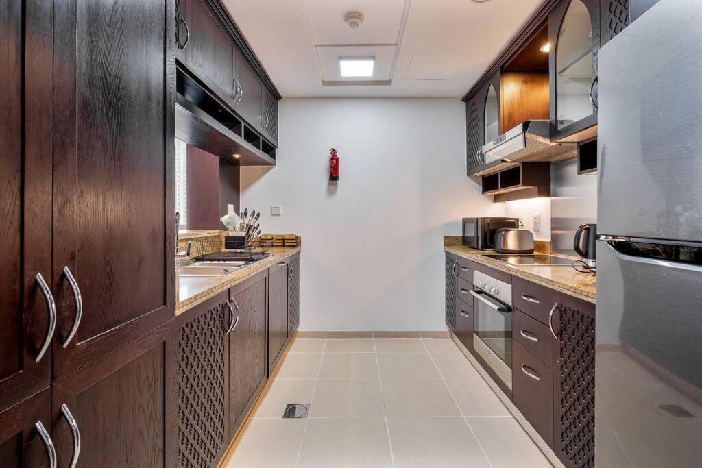 Modern 1-bedroom With Stunning Views Appartement