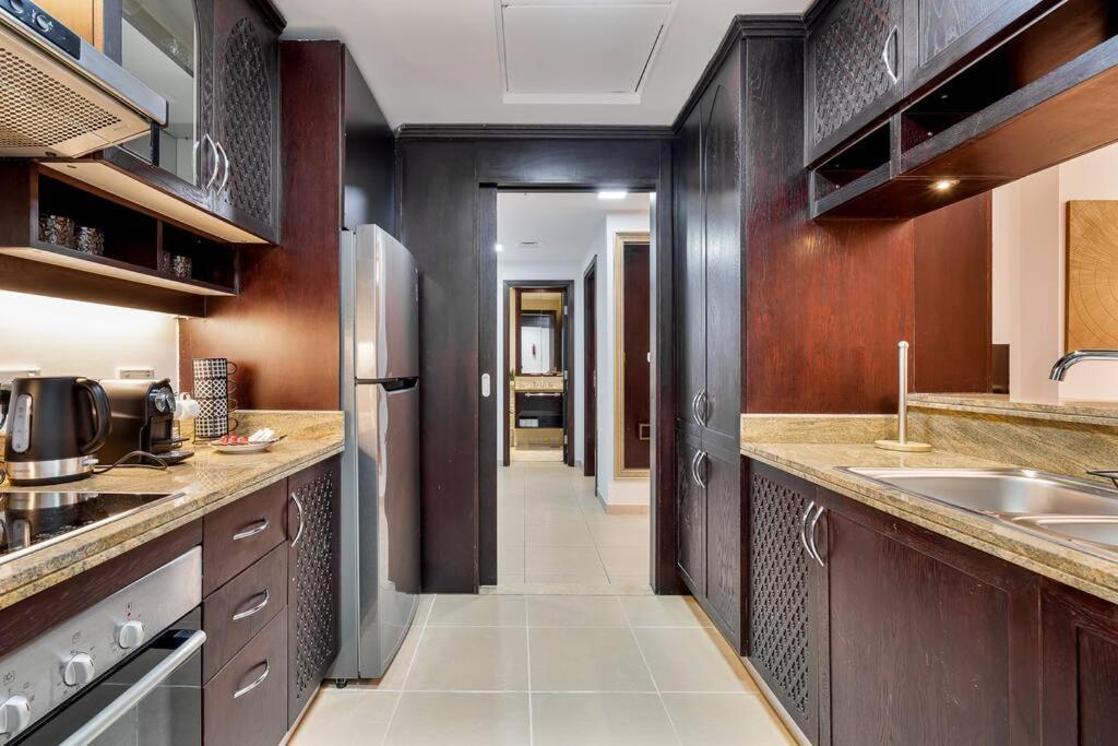 Modern 1-bedroom With Stunning Views Dubaï