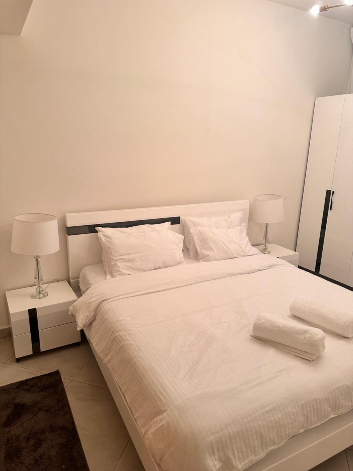 Close To Burj Khalifa Place Appartement *
