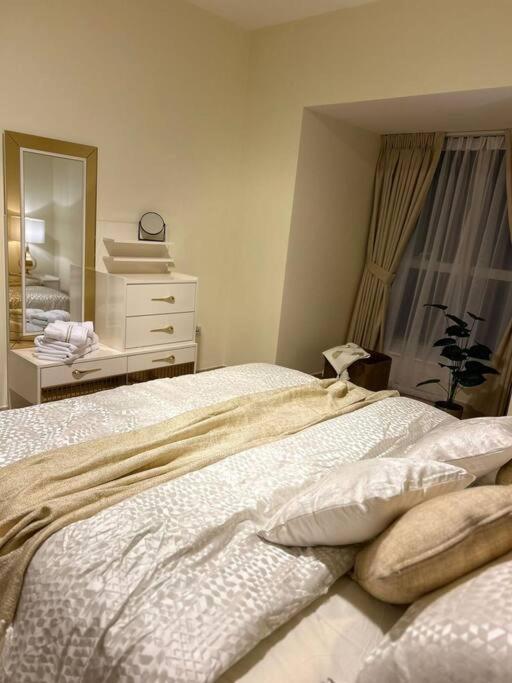 Appartement 1bhk In Marina Near Tram Dubaï