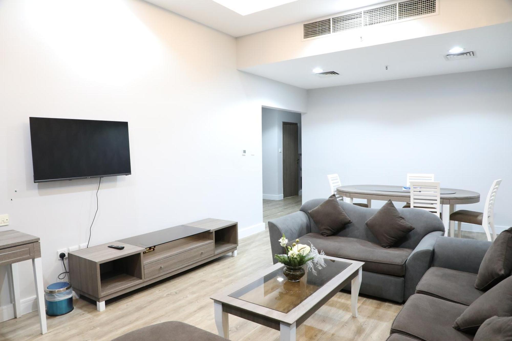 Wescott Plaza Llc Formerly West Zone Plaza Apts Dubai