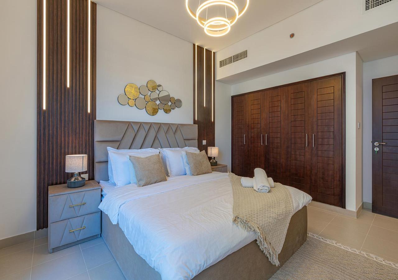 Luxurious One Bedroom With Burj Khalifa View *