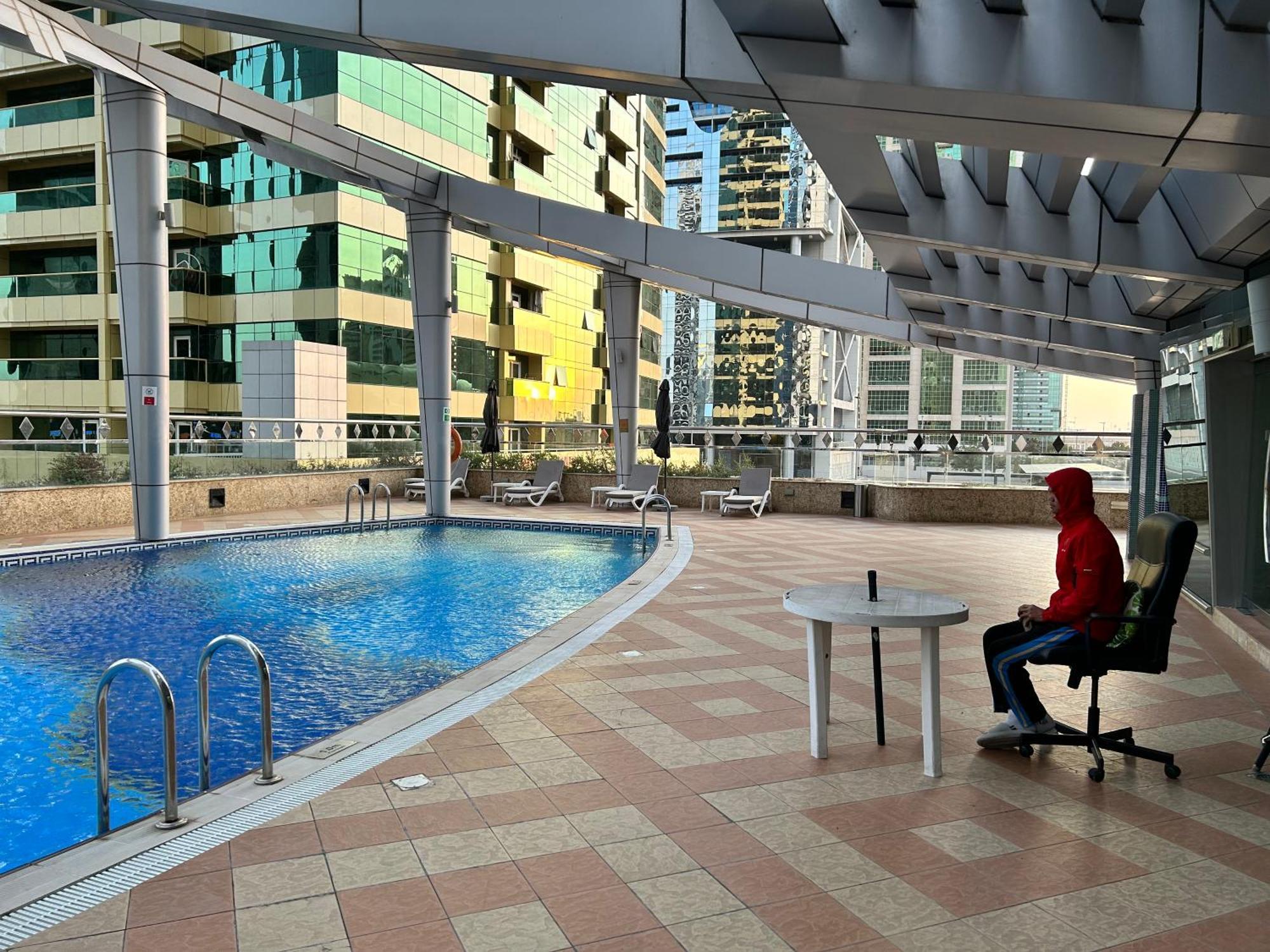 Chic Near Metro ! Appartement Dubaï