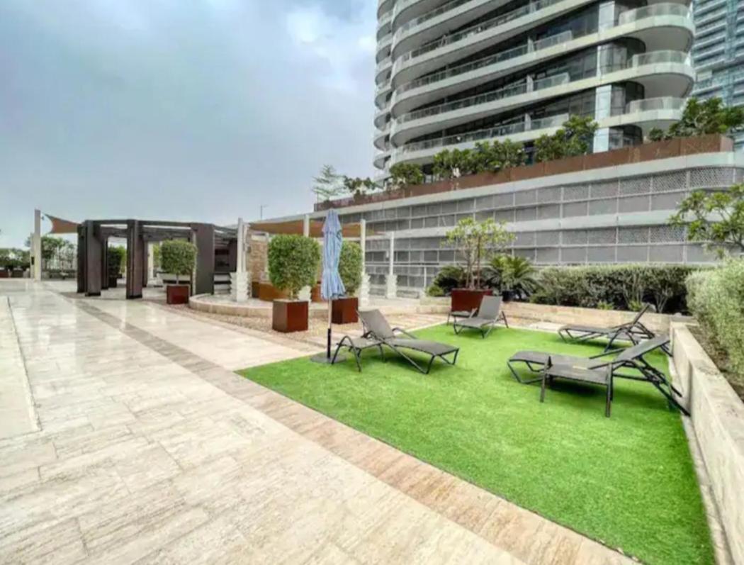 Apartemen Superb 1 Bedroom Next To Burj Khalifa And Mall *
