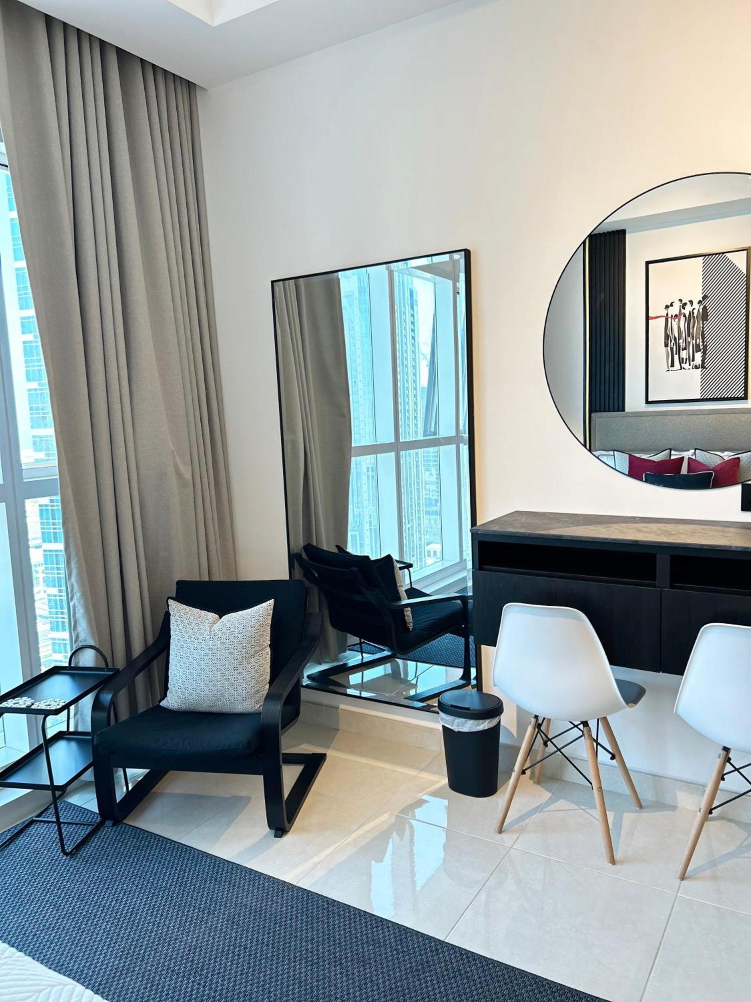 Stylish 5 Minutes Away By Car From Burj Khalifa Apartamento *
