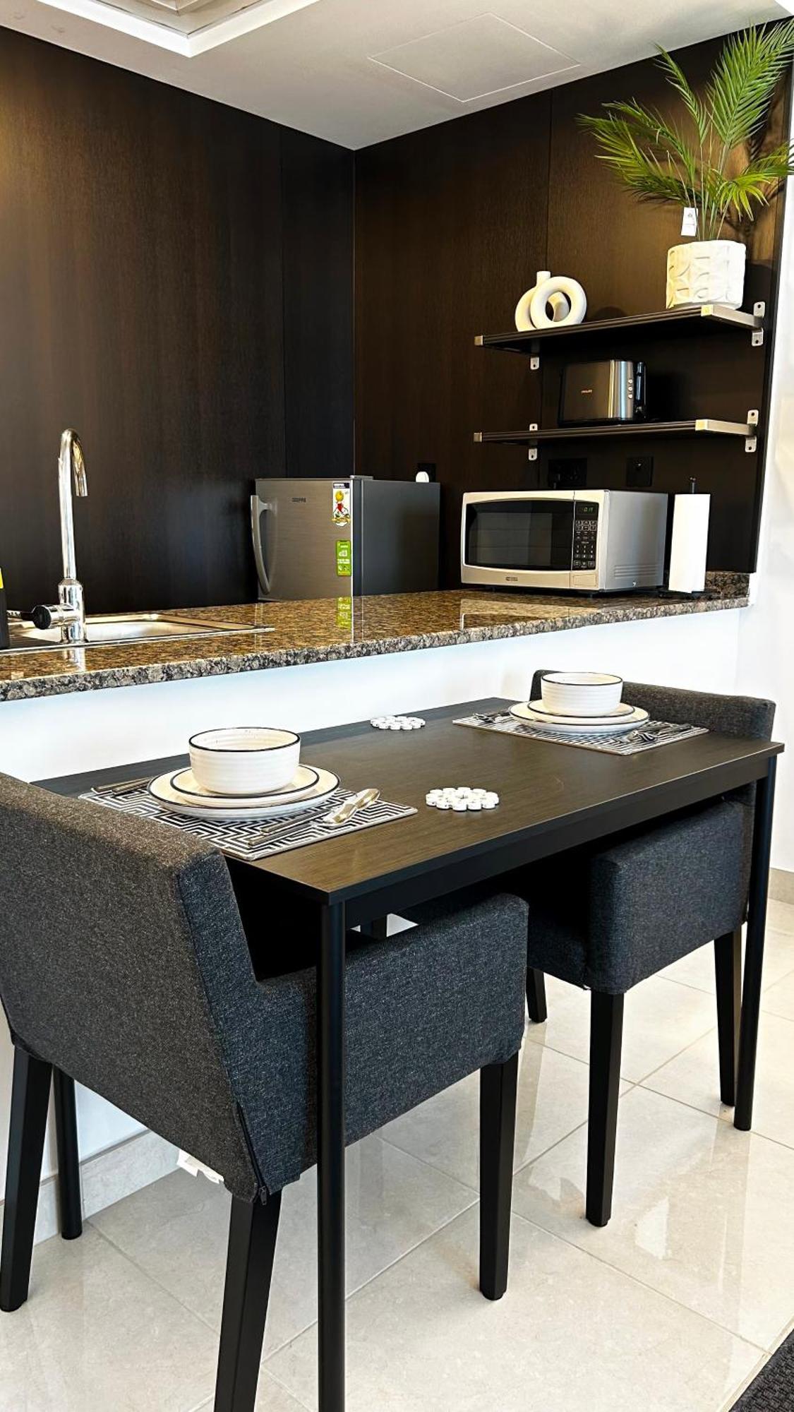 Apartamento Stylish 5 Minutes Away By Car From Burj Khalifa Dubái