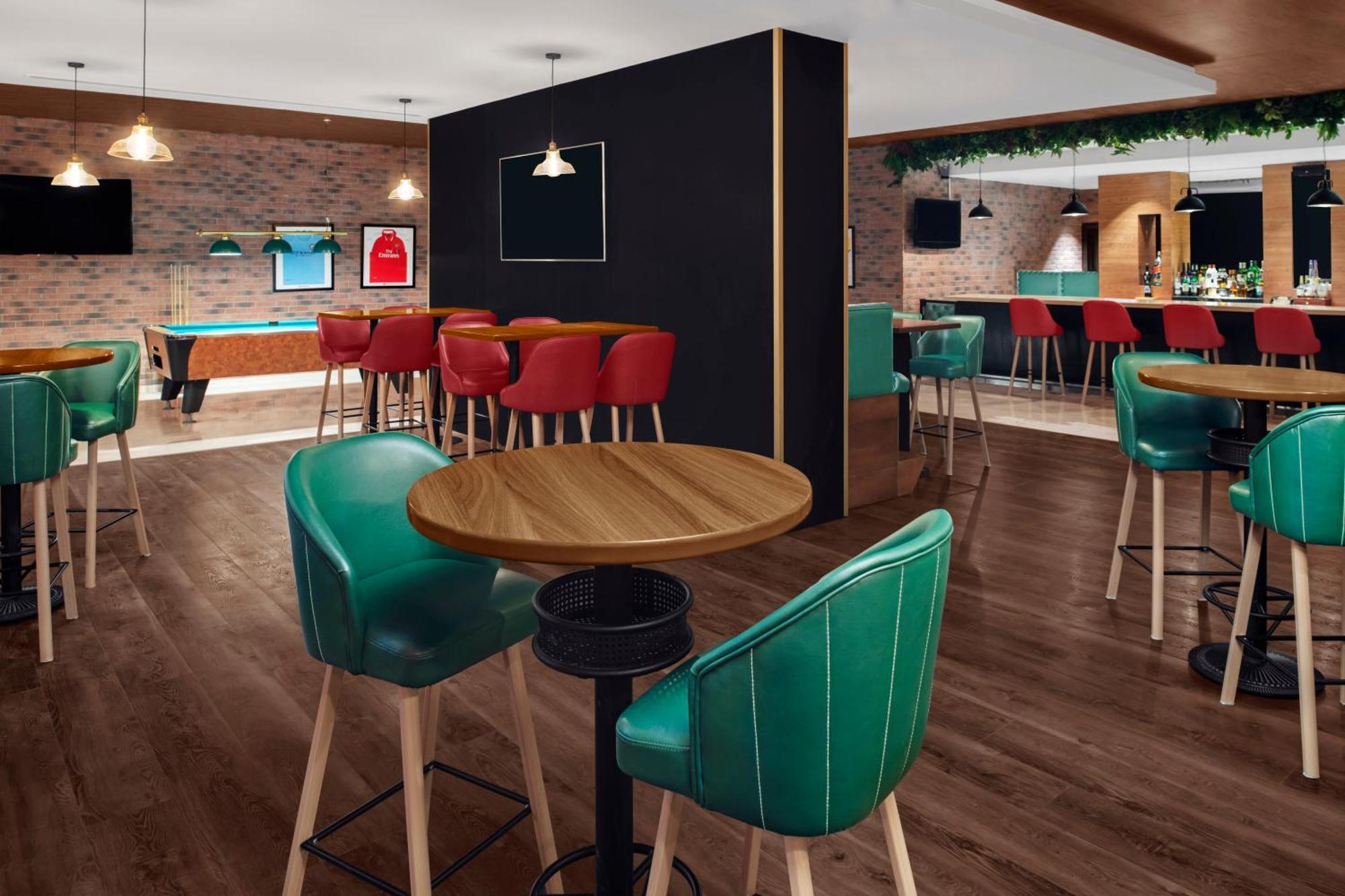 Hotel Express Airport By Ihg Dubái