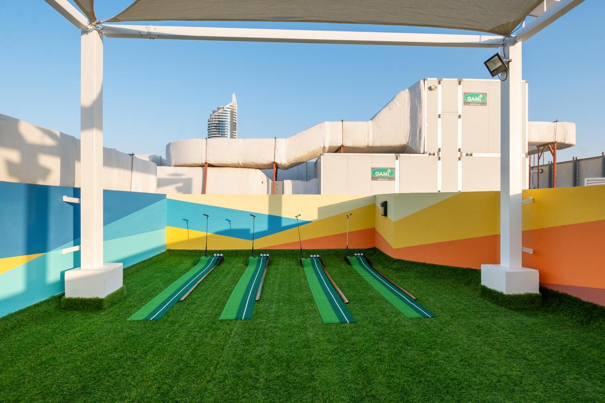 Izzzi Life Mint Apartahotel
