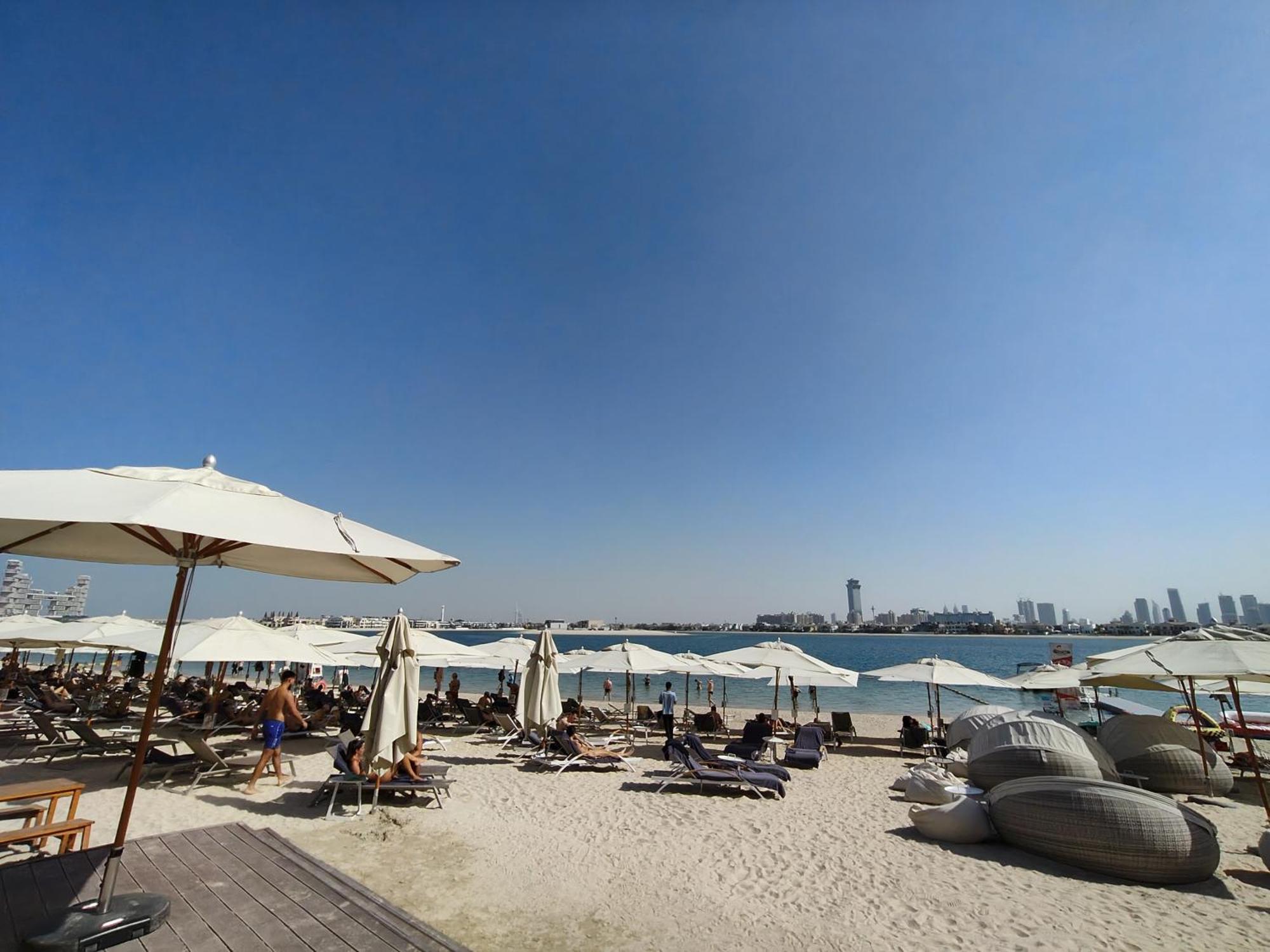 Stunning Infinite Sea View Three Bedroom Plus Maid's In Palm Jumeirah Dubái