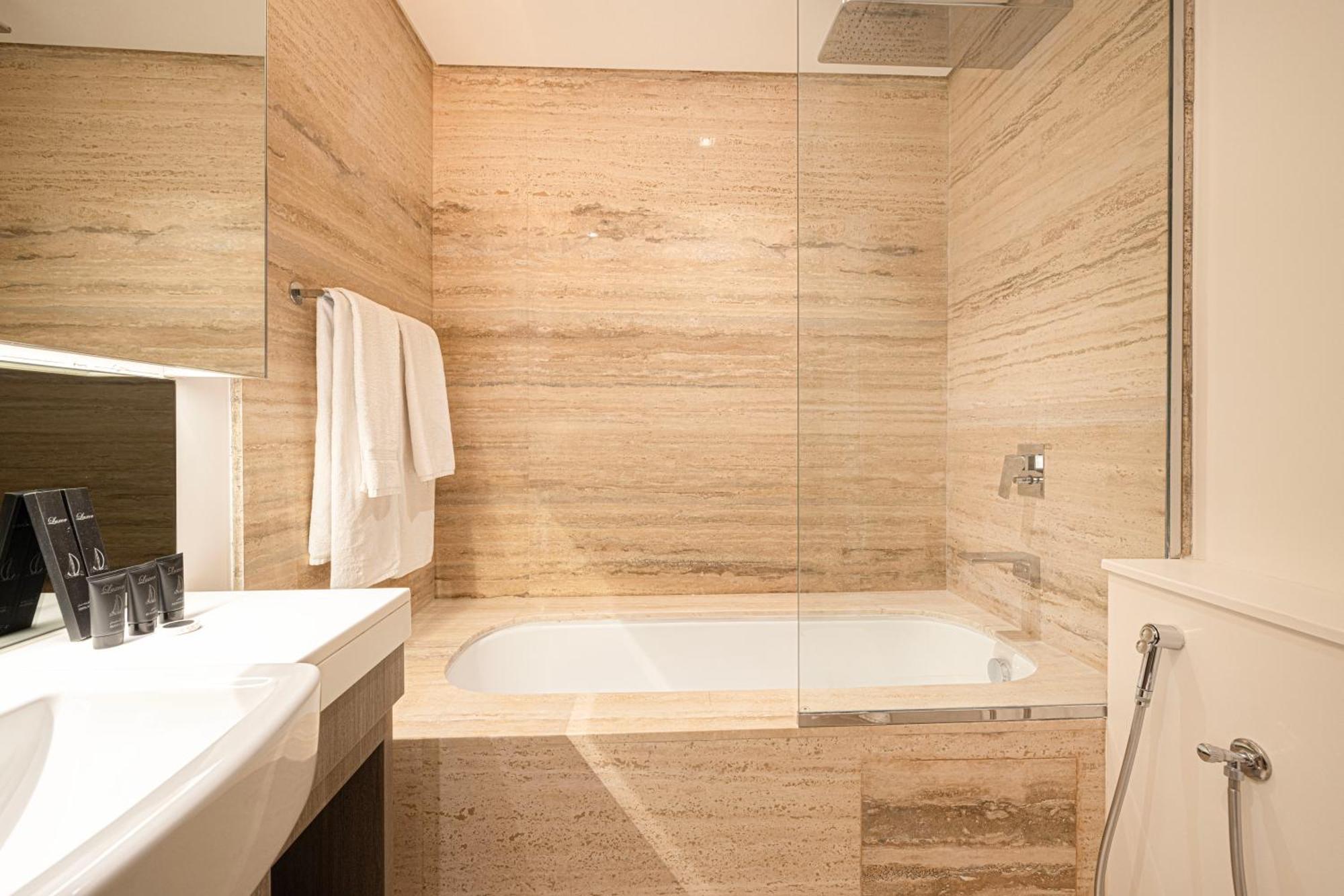 Outstanding New With 2 Double Beds,in Downtown Appartement Dubaï