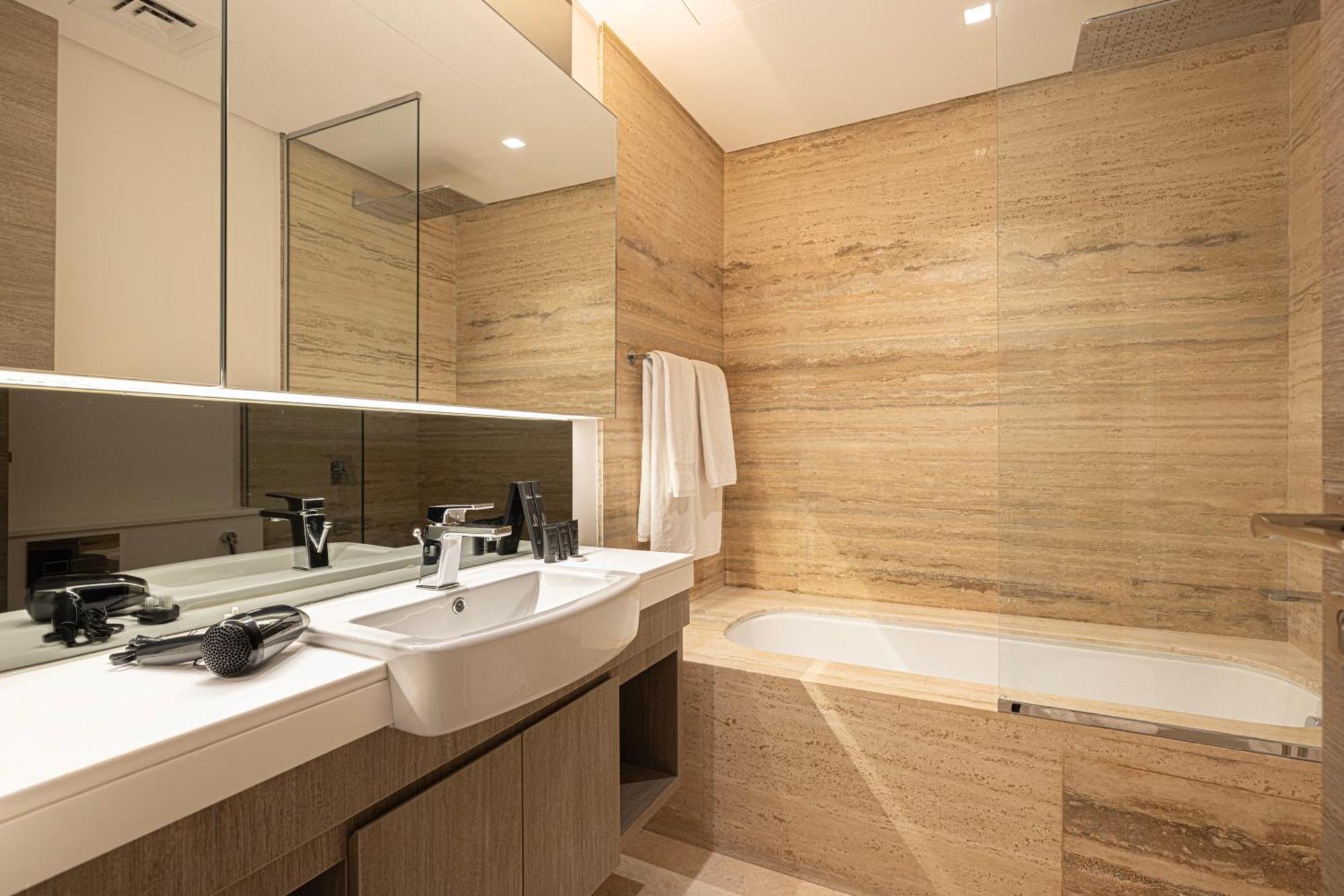 Outstanding New With 2 Double Beds,in Downtown Appartement