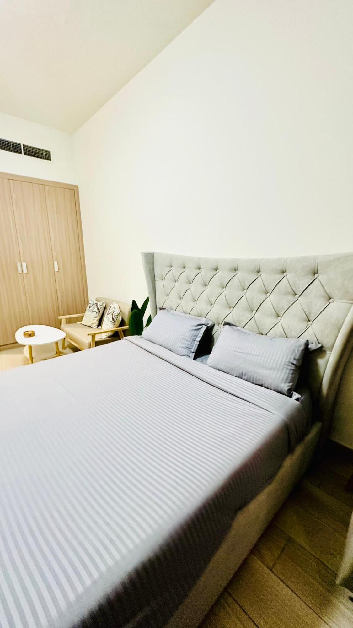 Luxury With Big Balcony Azizi Riviera Meydan Apartment Dubai