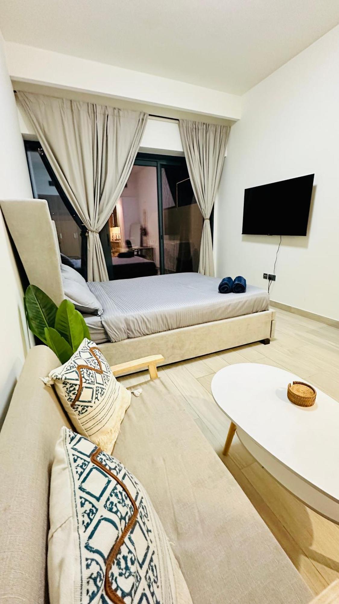 Luxury With Big Balcony Azizi Riviera Meydan Dubai