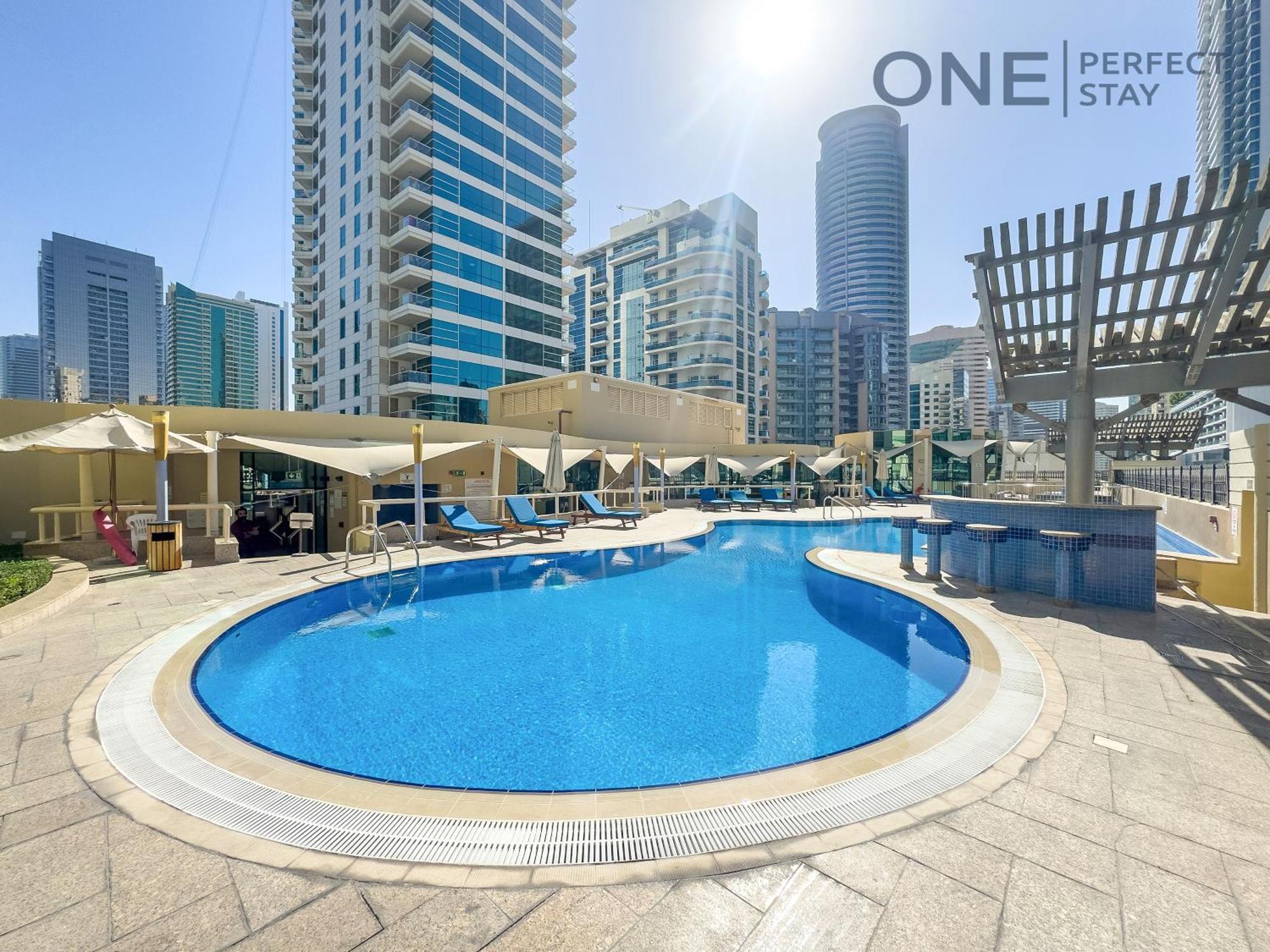 Amazing 3br With Maid In Marina With Pool & Gym Appartement Dubaï
