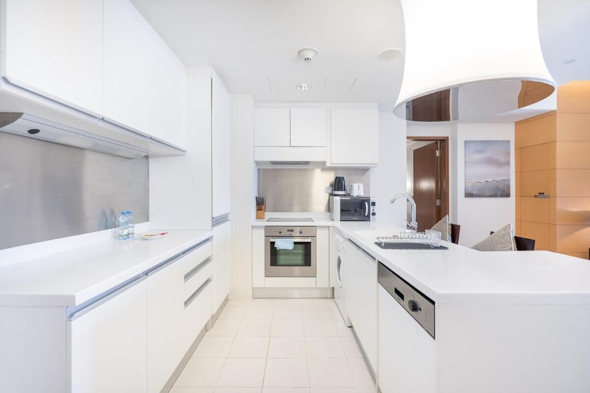 Elegant Studio Perfect For 2 At The Address Mall