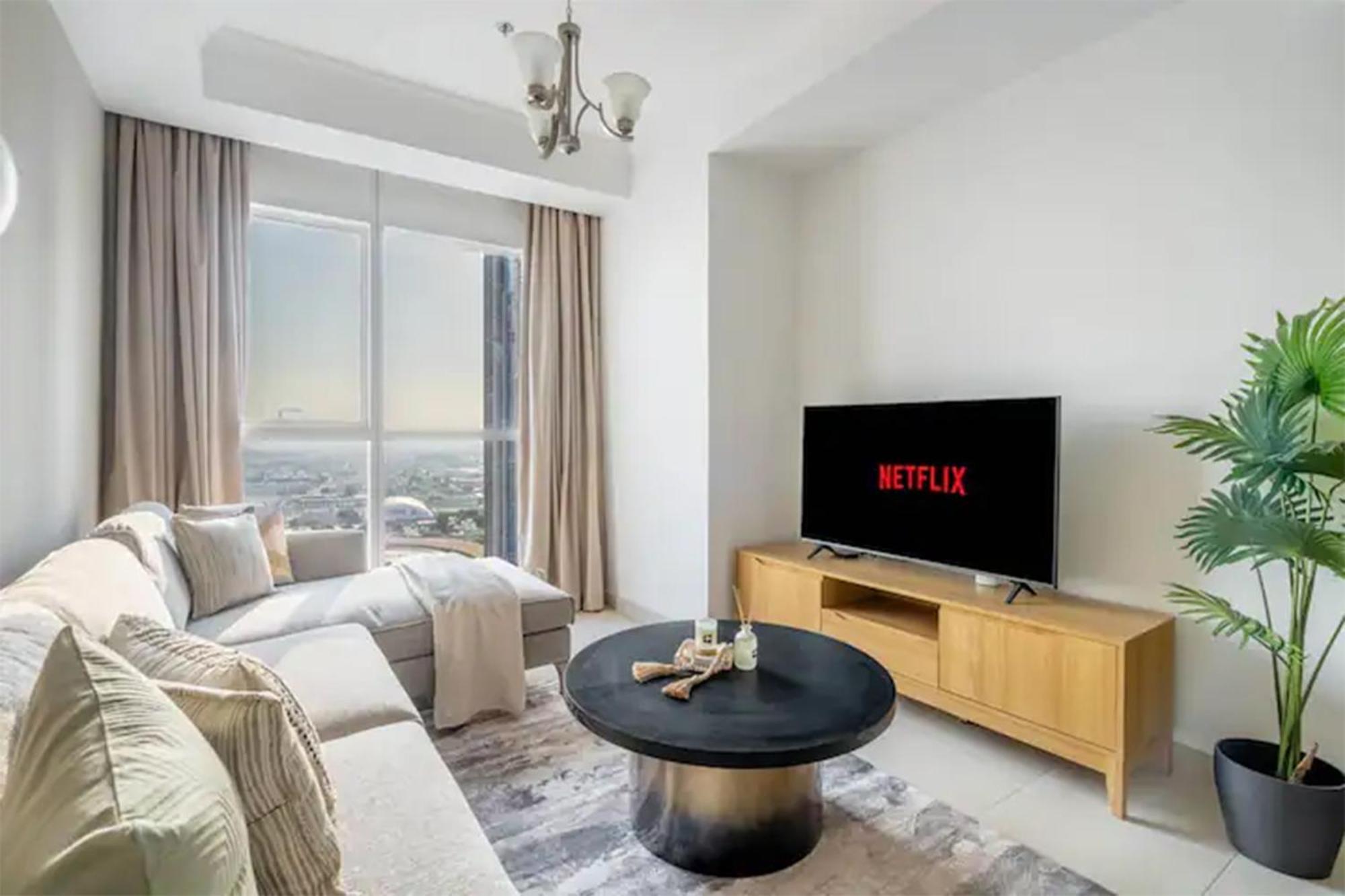 Magnificiant 1br In Court Tower With Canal View Appartement *