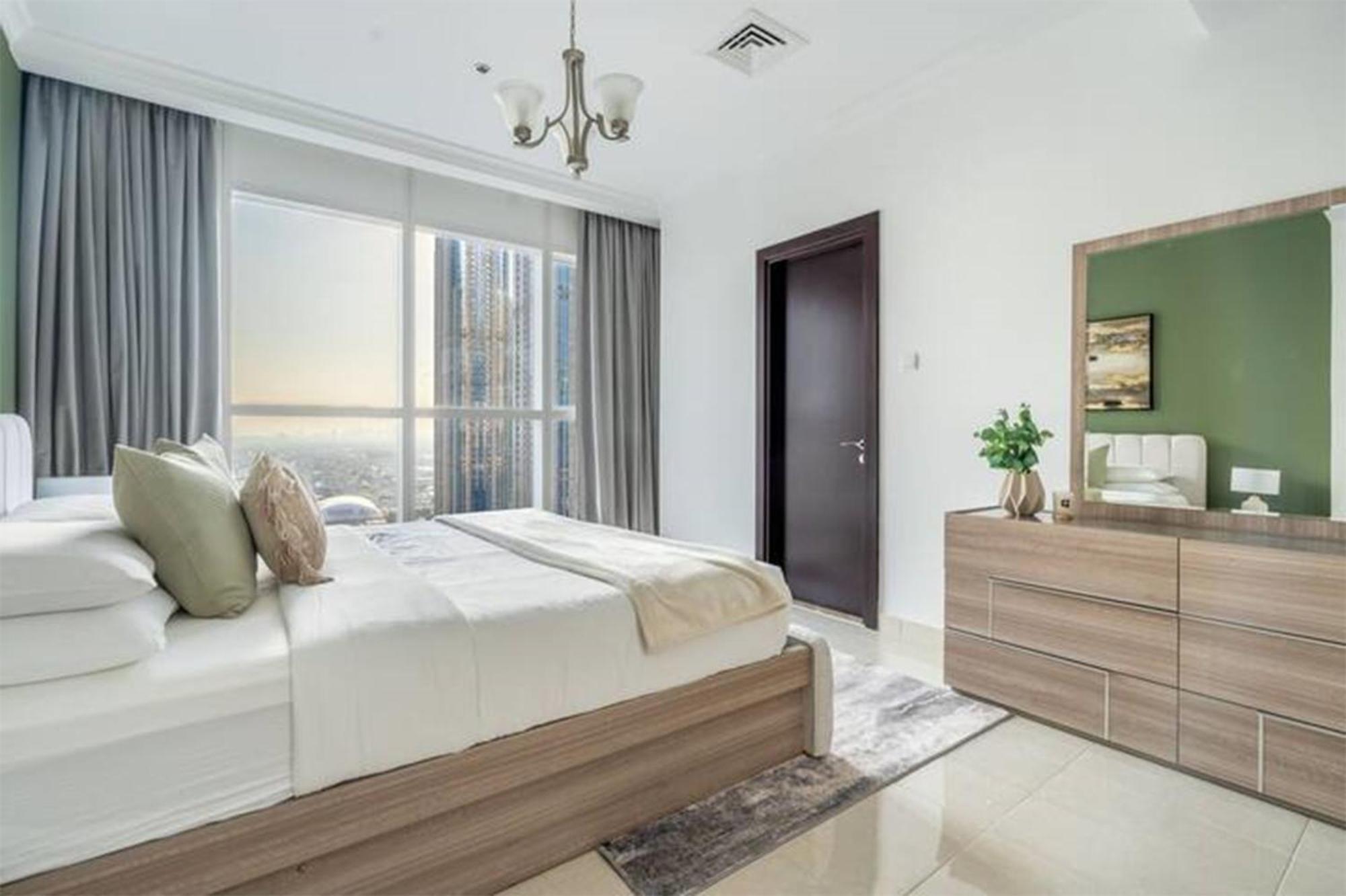 Magnificiant 1br In Court Tower With Canal View * Dubaï