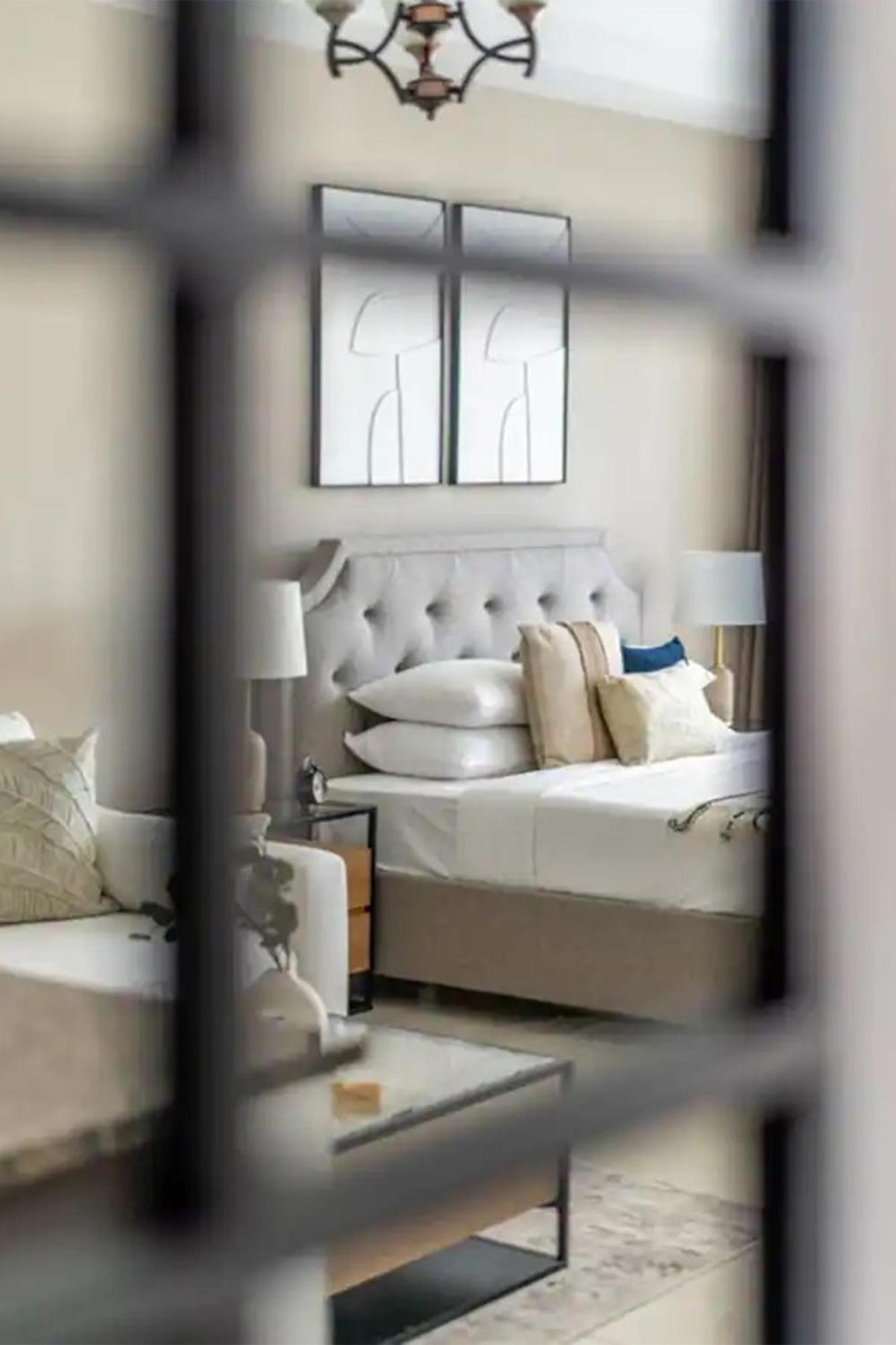 Luxurious With Canal View In Court Tower *