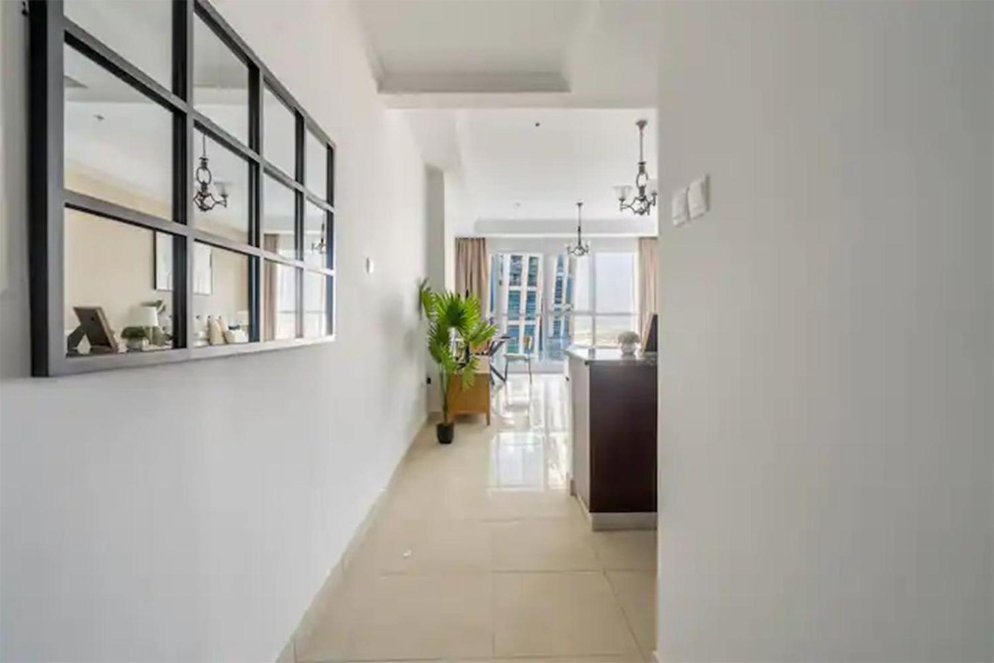 Luxurious With Canal View In Court Tower Appartement