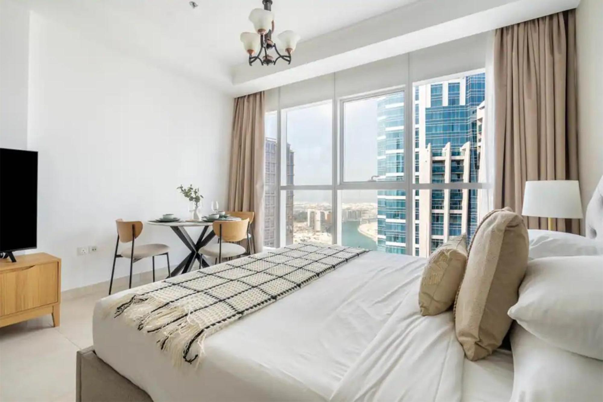 Luxurious With Canal View In Court Tower Dubaï