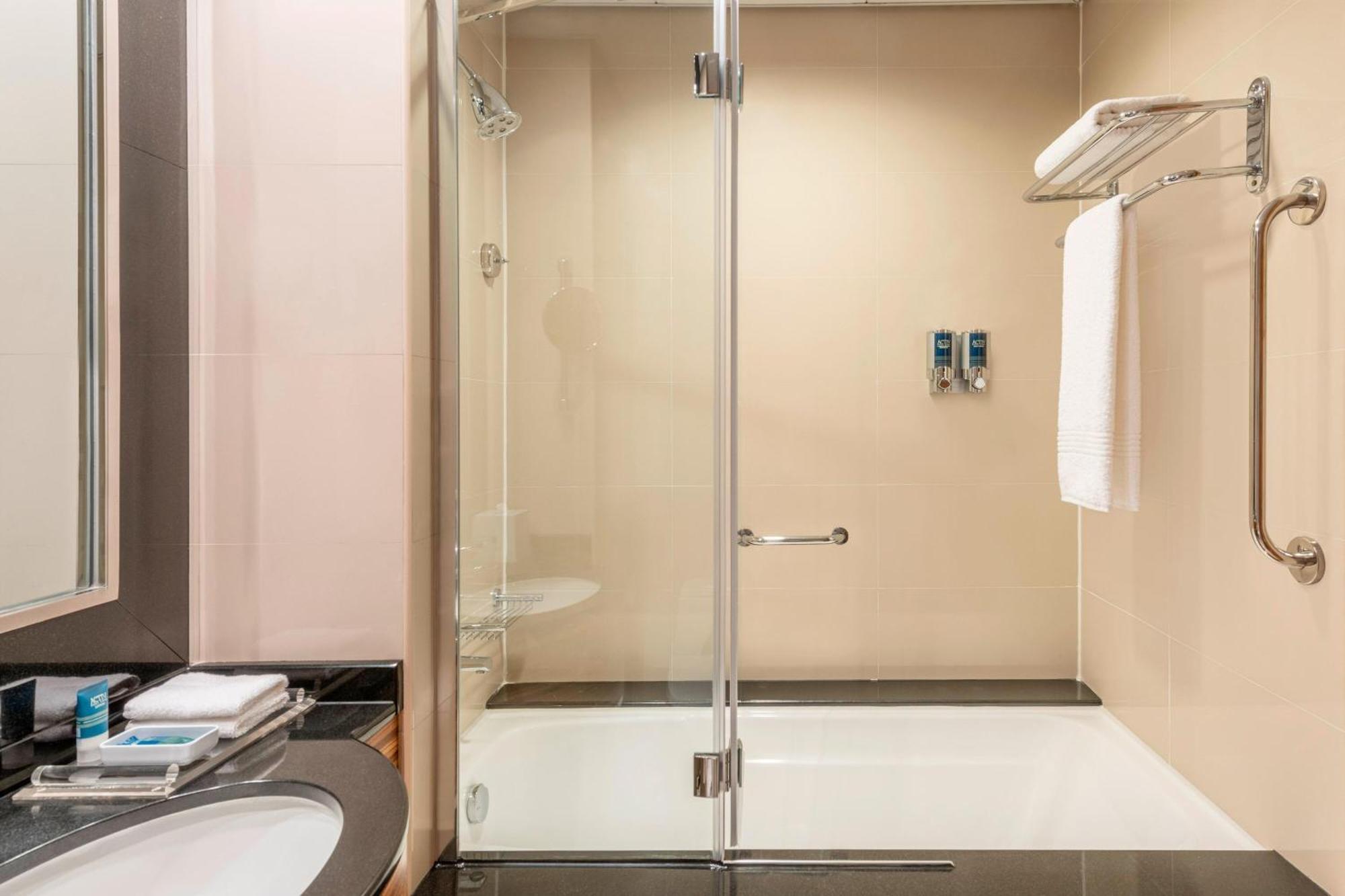 Hotel Four Points By Sheraton Bur 4*