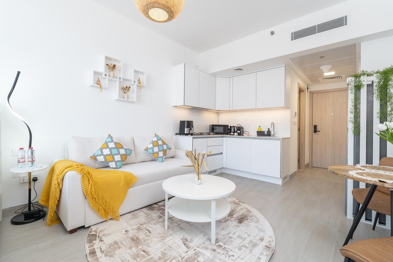 Appartement Brand New & Modern In Jvc