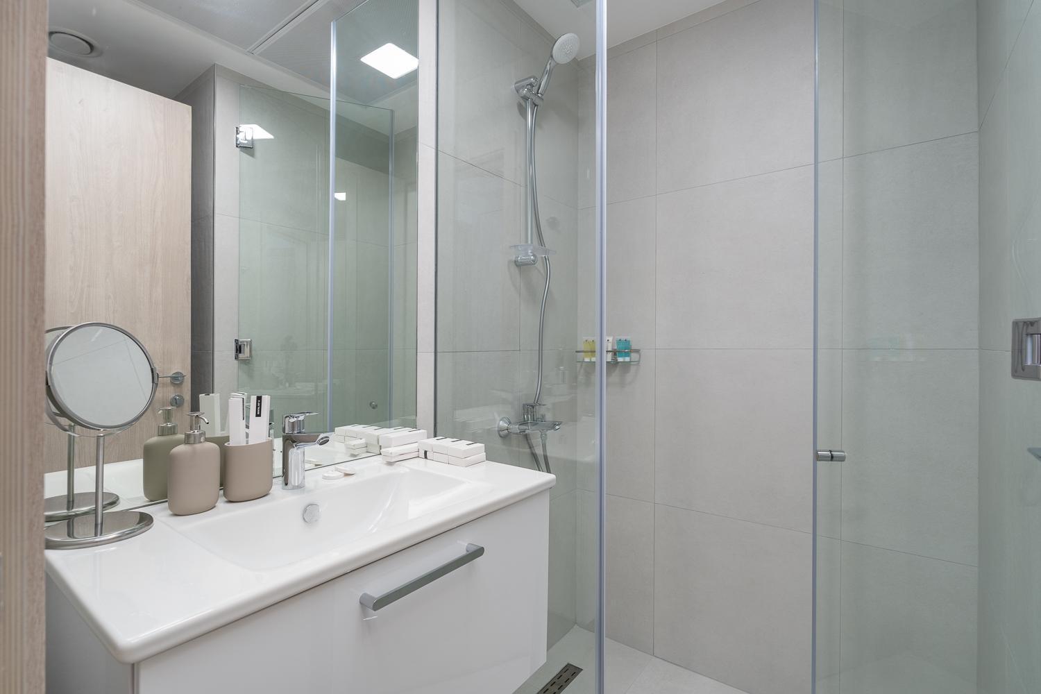 Brand New & Modern In Jvc Appartement