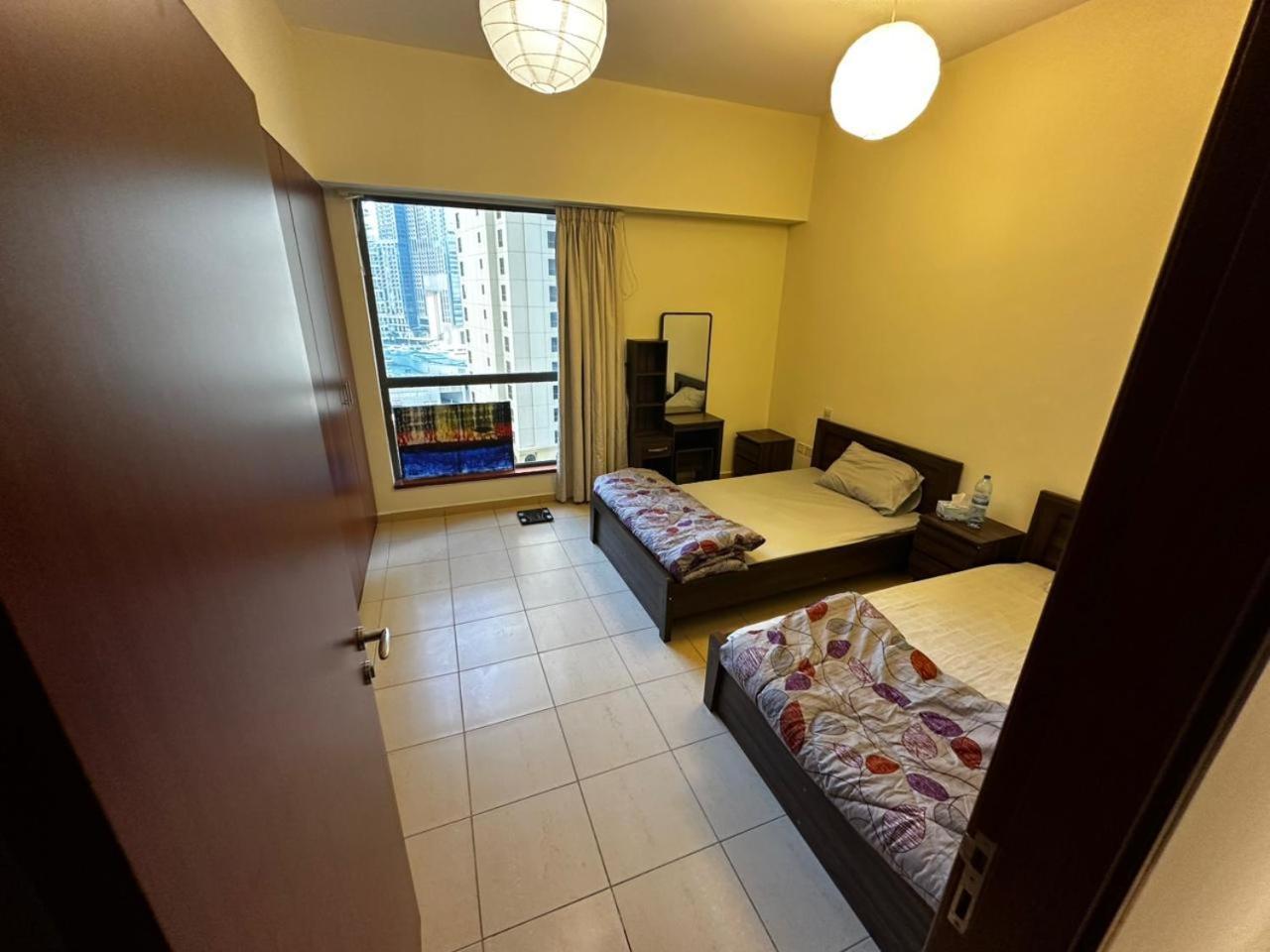 Spacious Bedroom Jbr Walk Near Tram & *