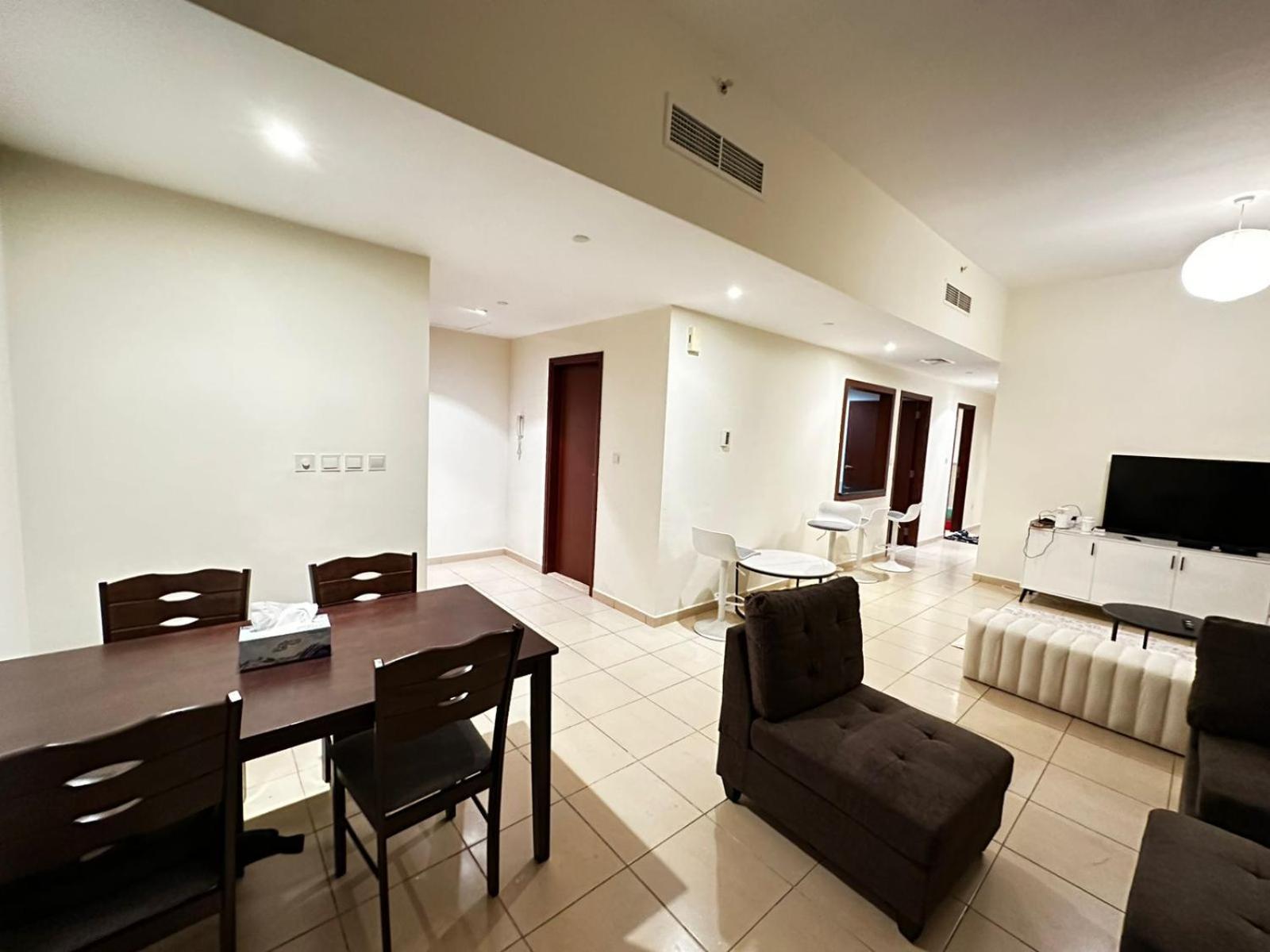 Spacious Bedroom Jbr Walk Near Tram & * Dubai