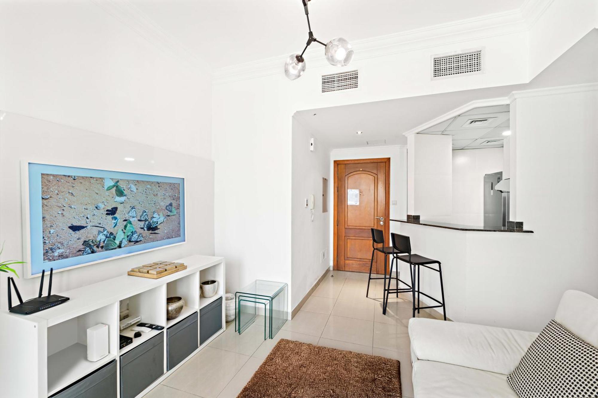 Lovely 1br In Manchester Tower With Pool And Gym Apartamento