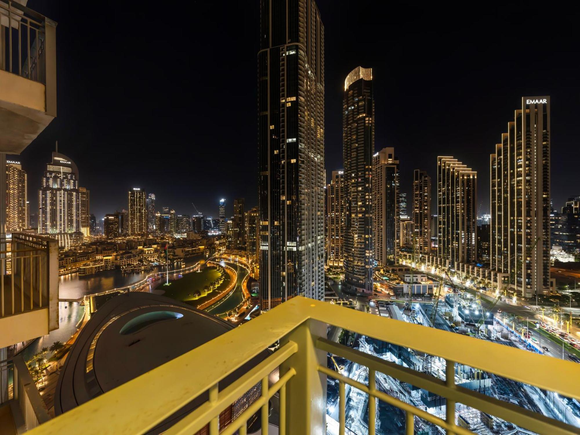 Chic 1br Fountain-view Flat Downtown Burj Khalifa Apartamento Dubái