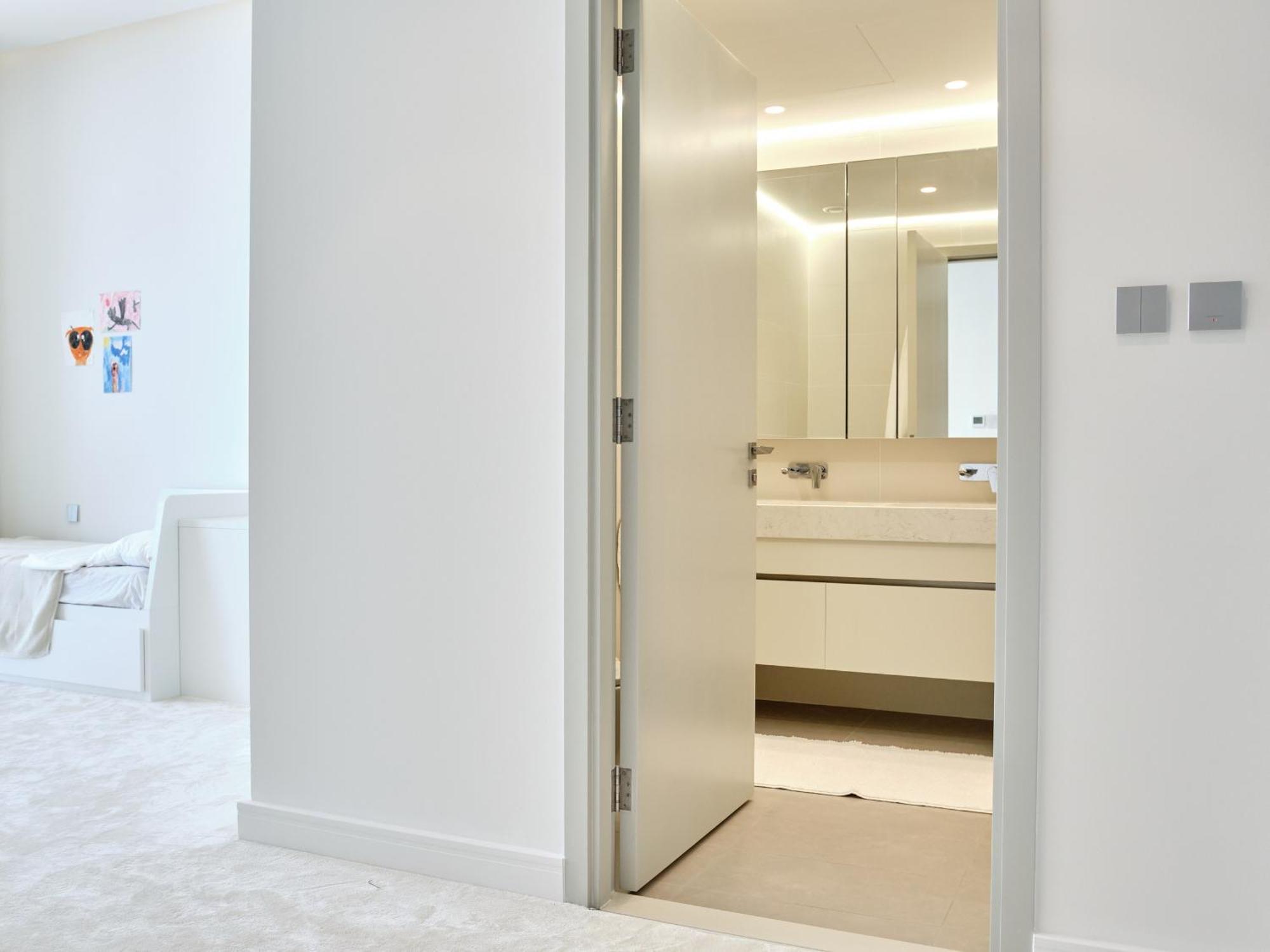 Villa Beachfront Townhouse Sea Breeze