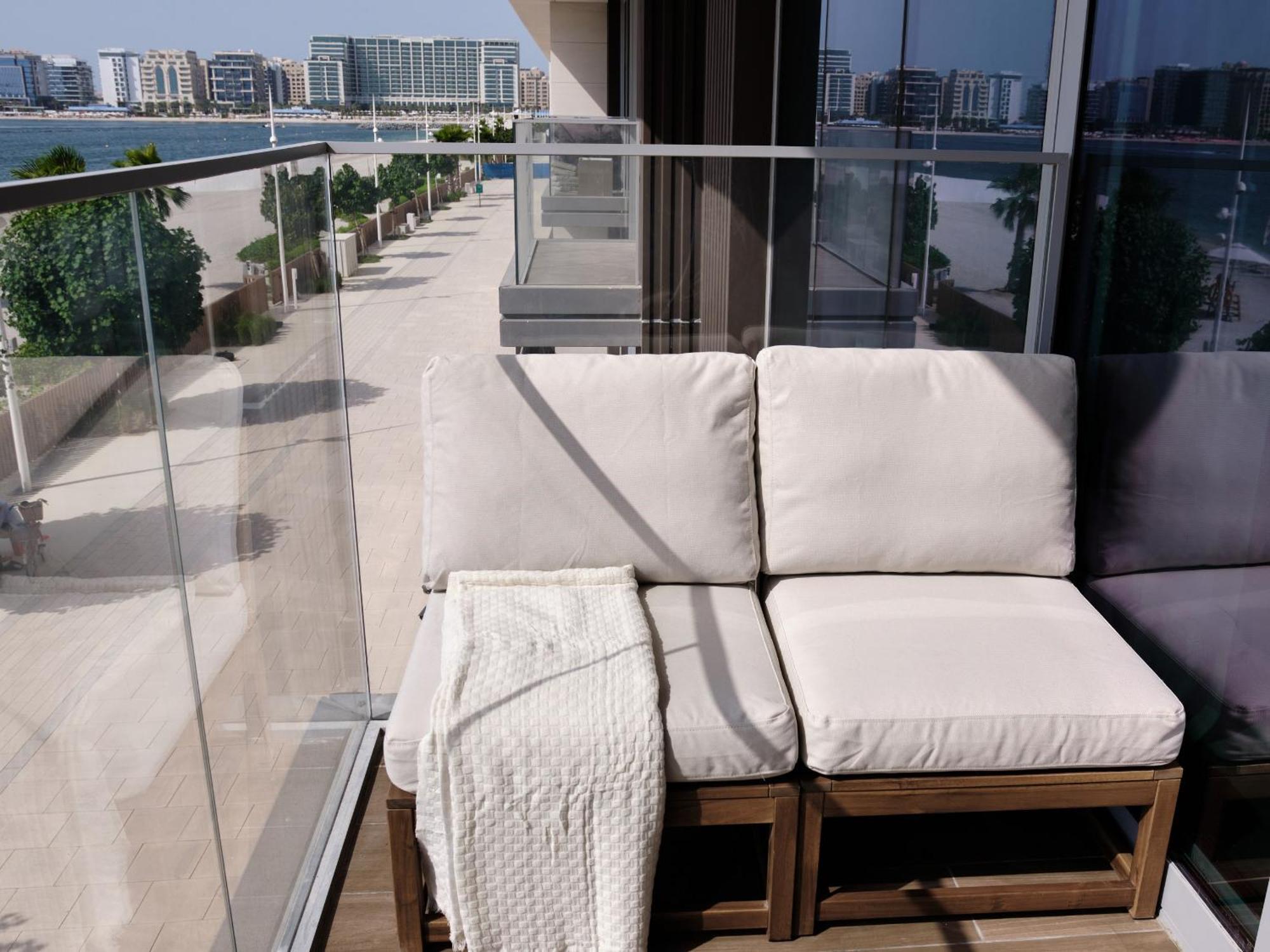 Beachfront Townhouse Sea Breeze * Dubaï