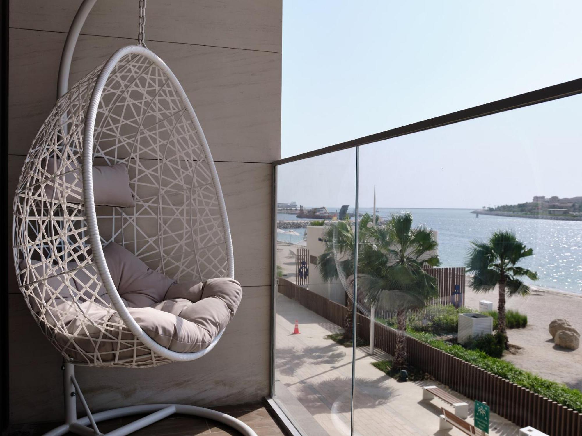 Beachfront Townhouse Sea Breeze * Dubaï