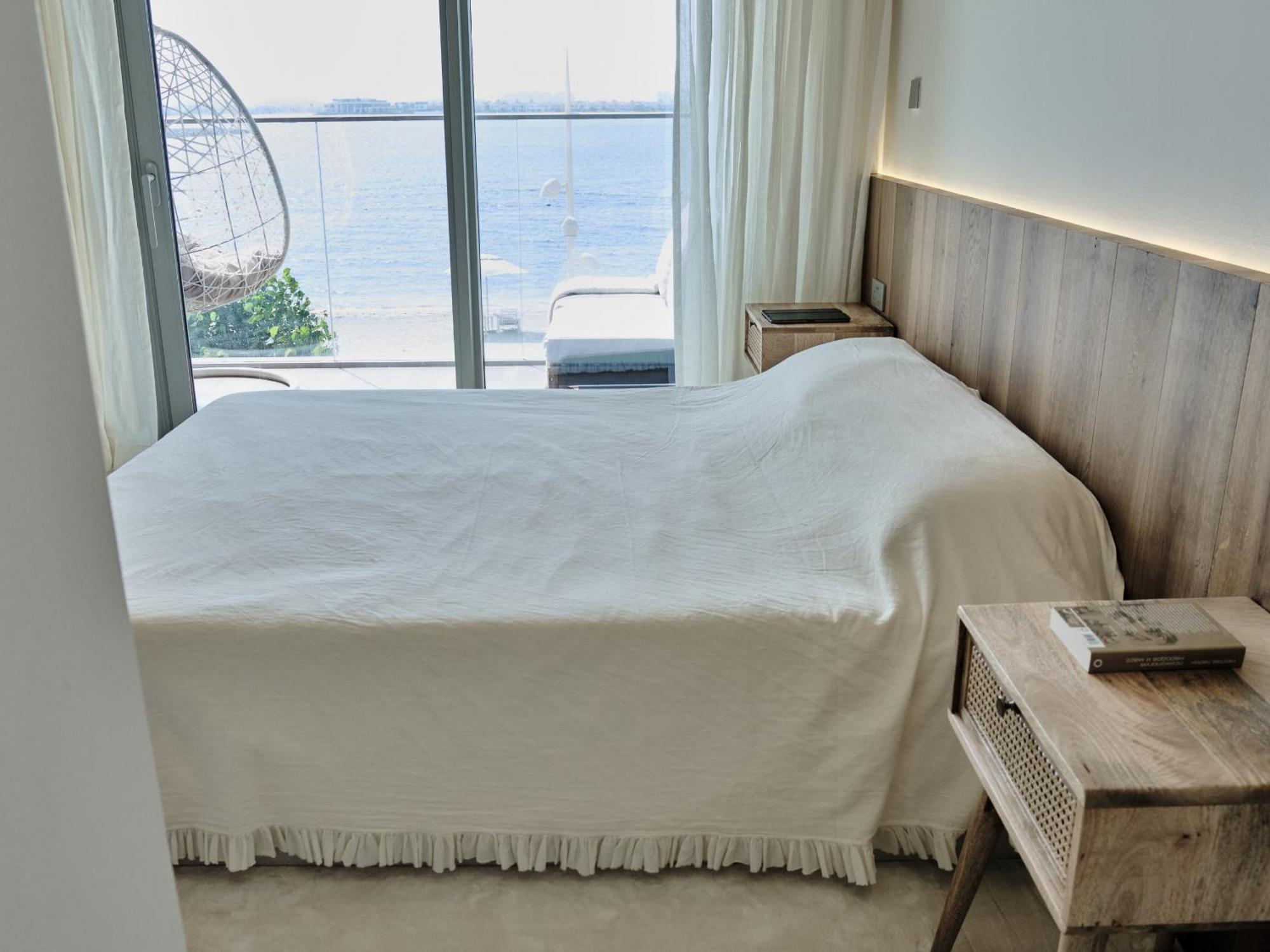 Villa Beachfront Townhouse Sea Breeze