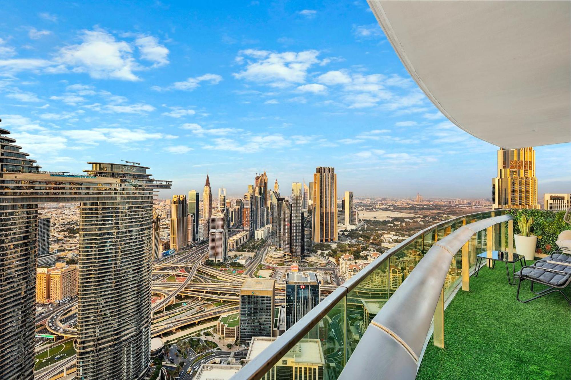 First Class 2br With Full Skyline & Sea View Apartment
