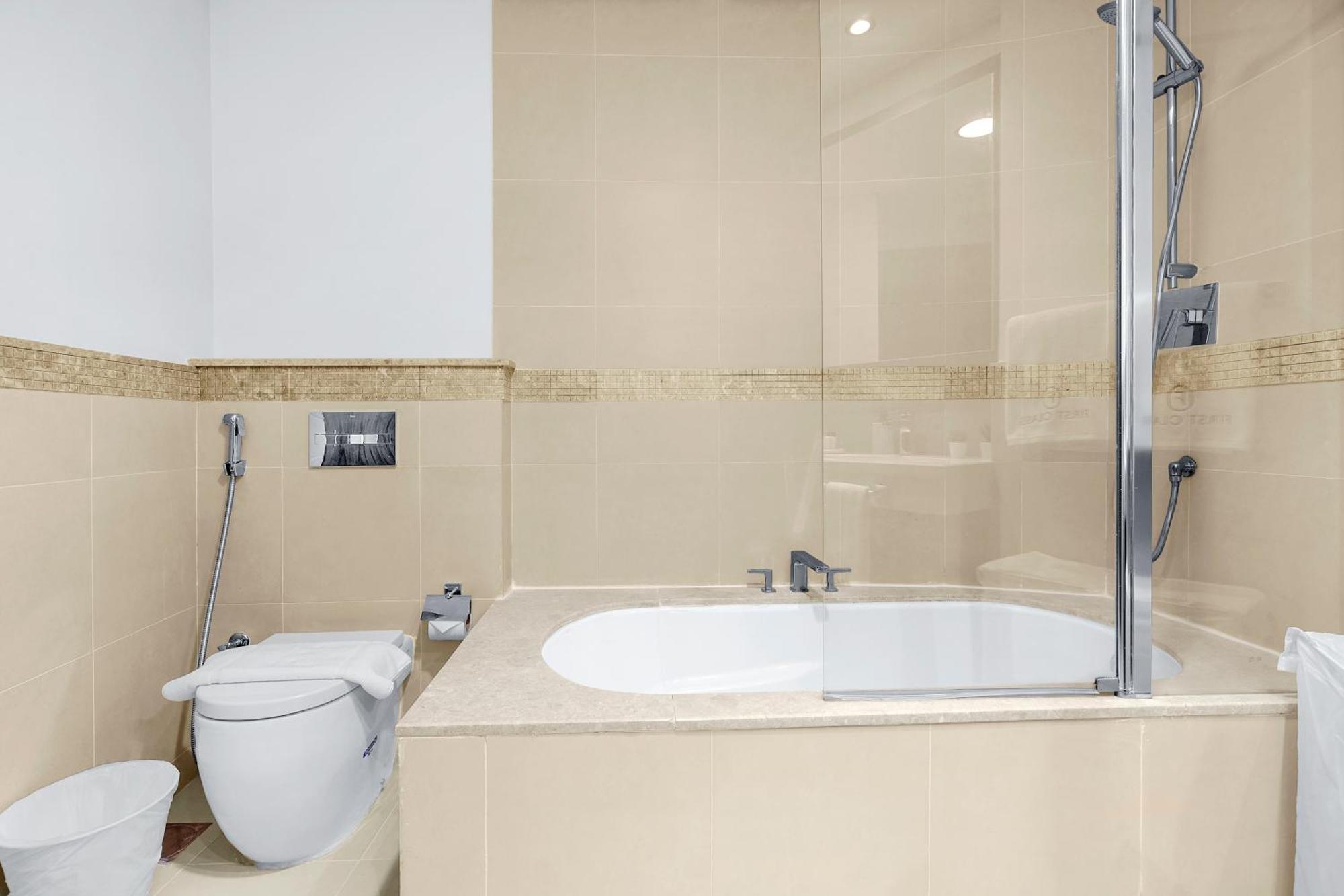 Apartment First Class 2br With Full Skyline & Sea View