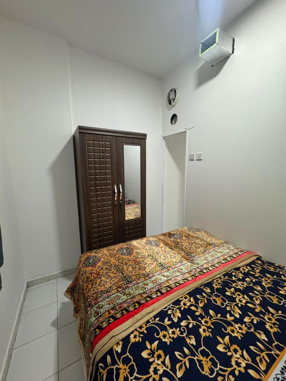 Séjour chez l'habitant Decent Unisex Private In Rolla Street Bur Dubaï