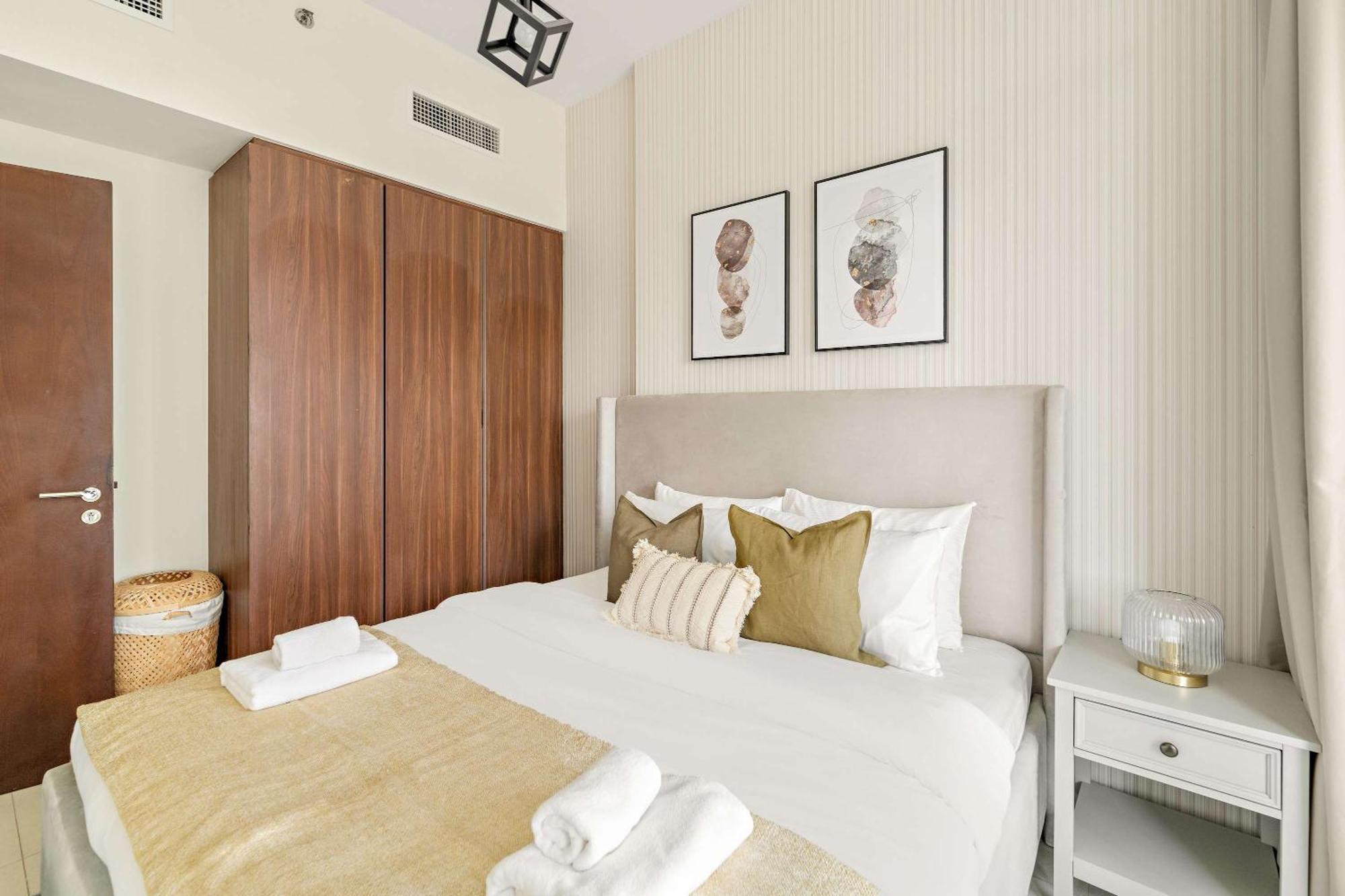 Apartamento Silkhaus Stylish 1bdr In Vera Tower Nearby Canal Dubai
